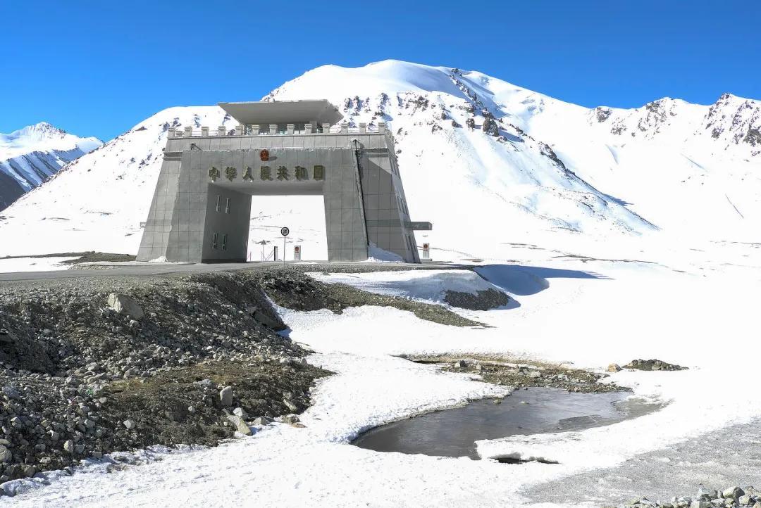 等一个人陪我去新疆的冬天