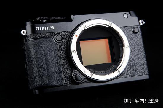 富士x-t4卡口正面富士55-200镜头卡口正面采用g卡口的富士gfx-50rgfx