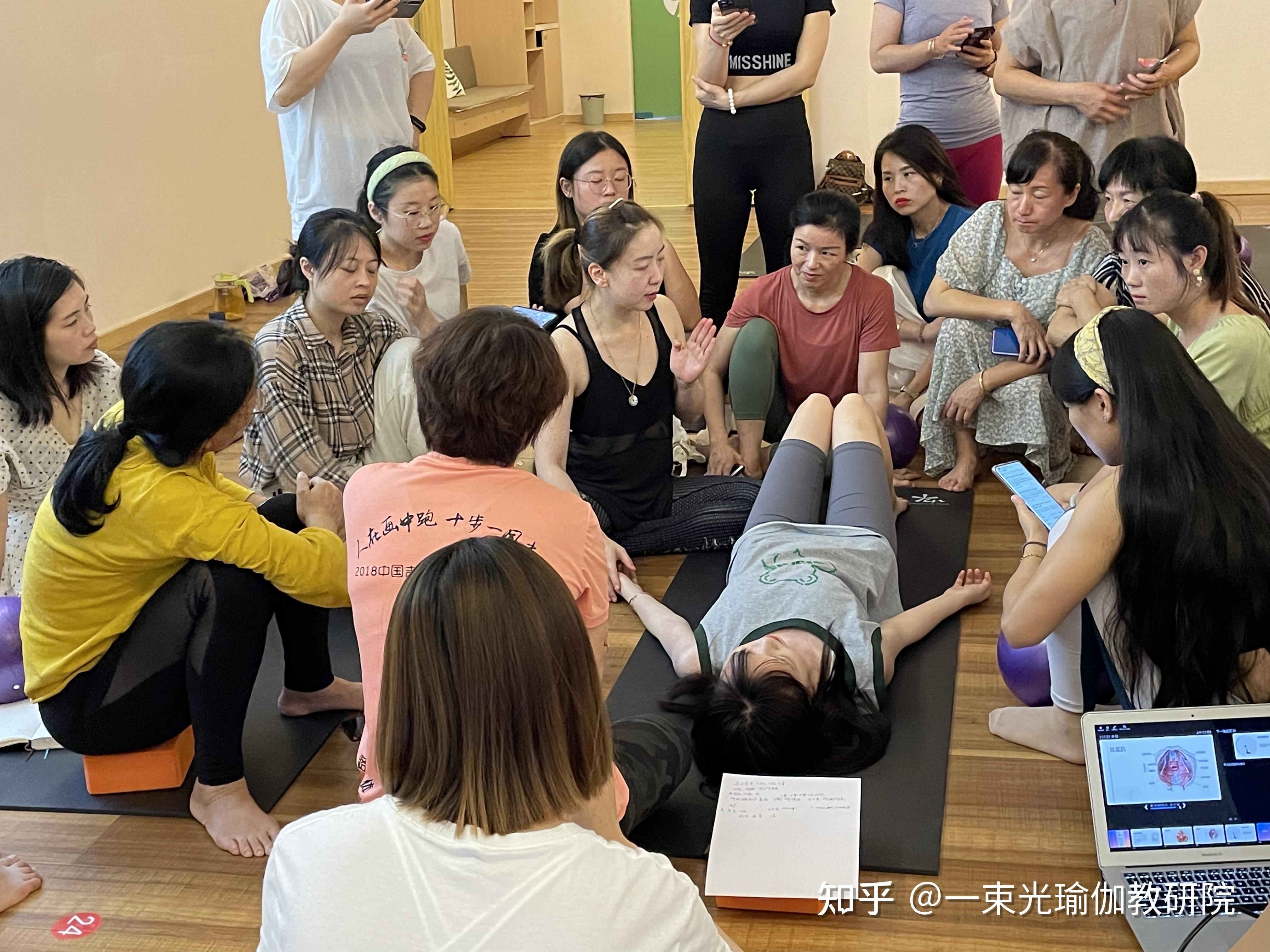 瑜伽教培课程怎么选教培老师的资质和实力真的很重要