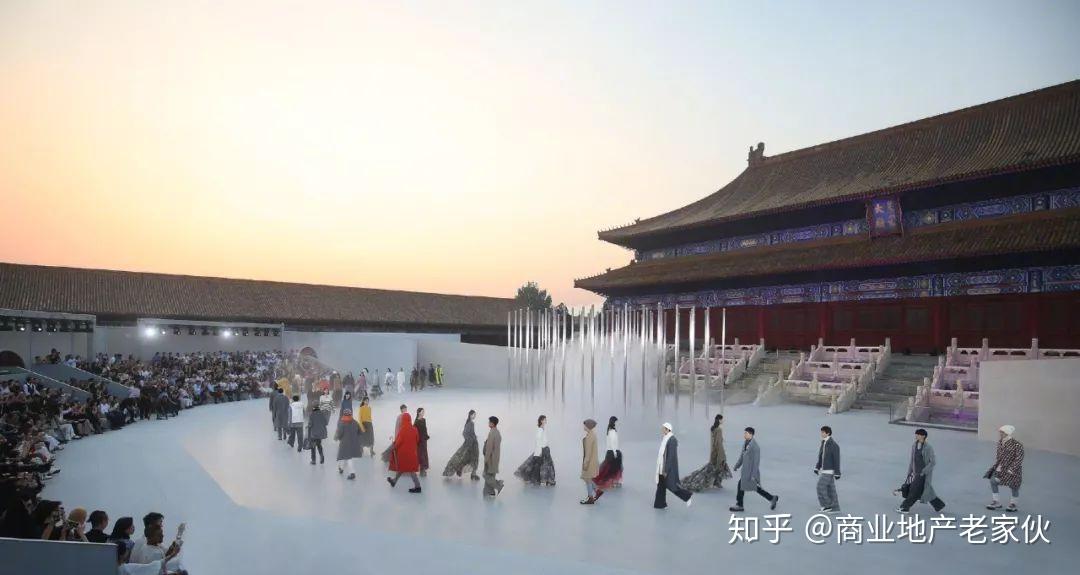 商业七条进博会累计成交占比老潮范儿多元化商业中的冲突性2018上半年