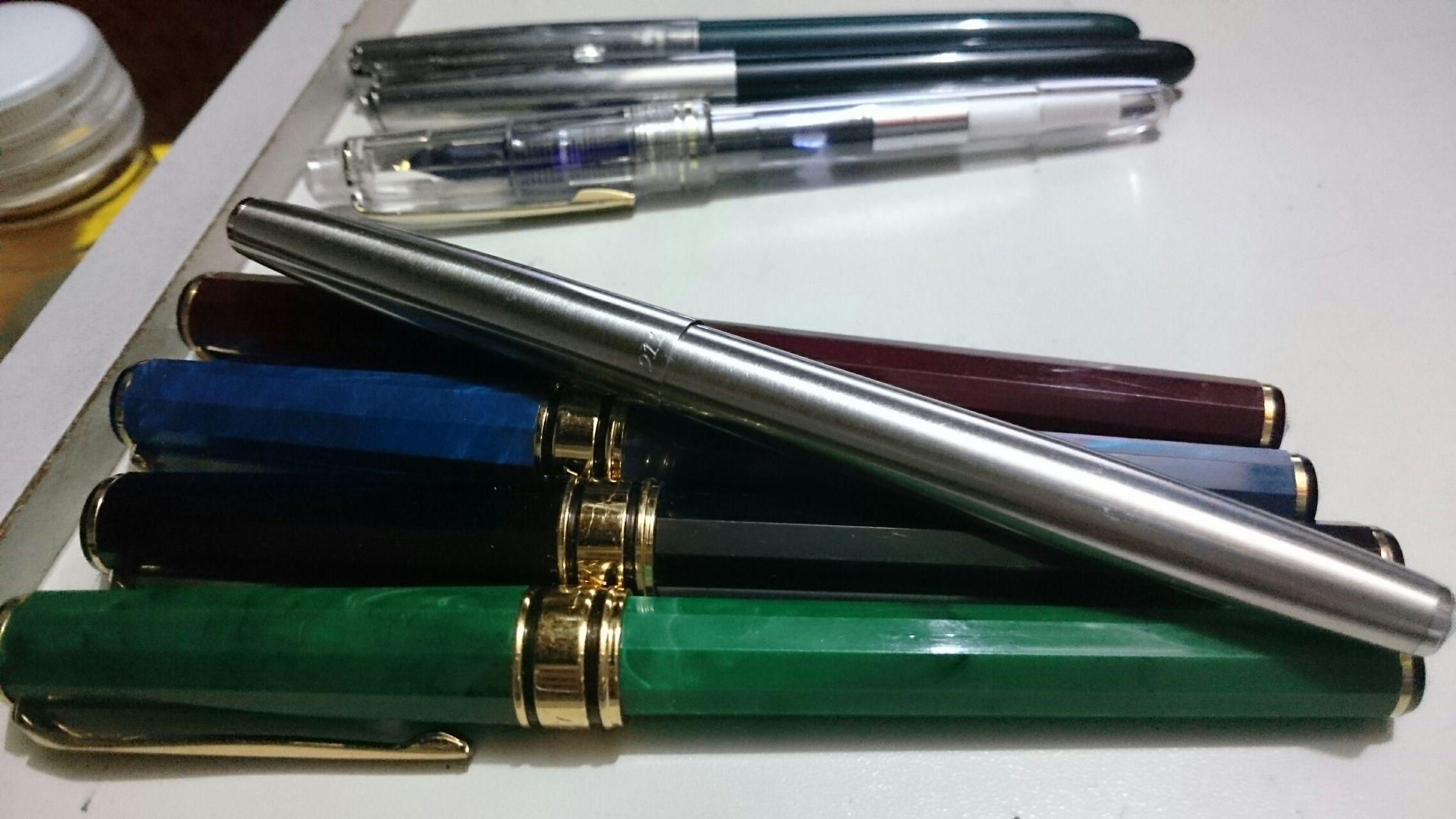 想买钢笔