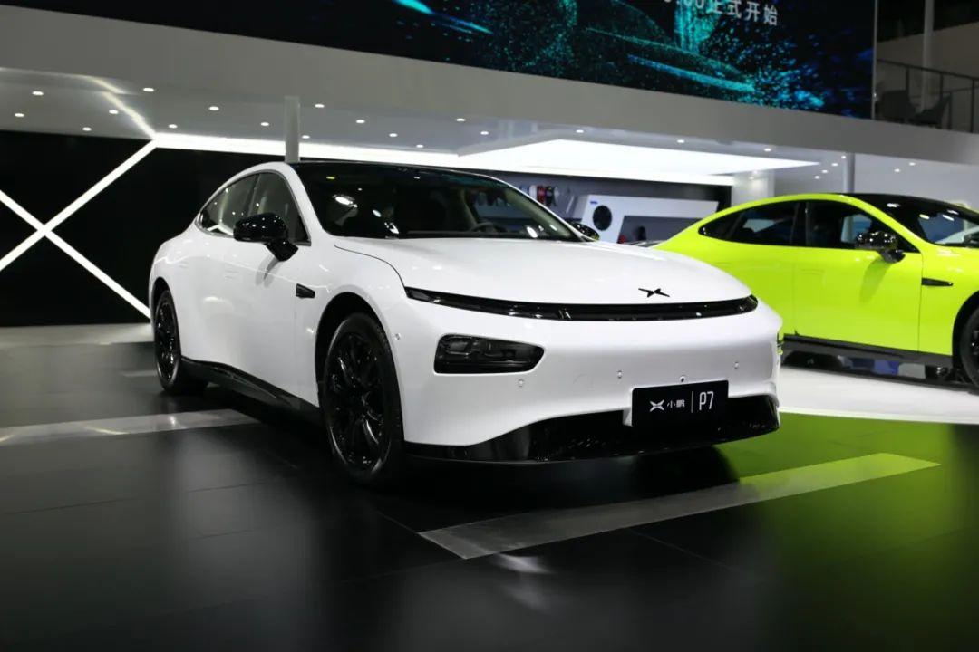 2020广州车展国产剪刀门小鹏p7鹏翼版