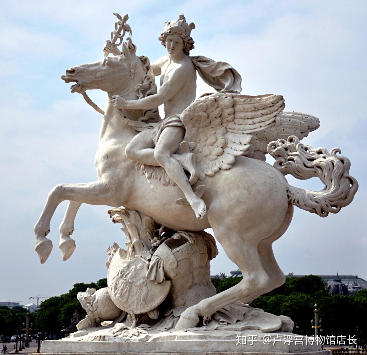 卢浮宫的两批飞马,其中一批就是骑着伯加索斯的墨丘利,在罗浮宫中庭中