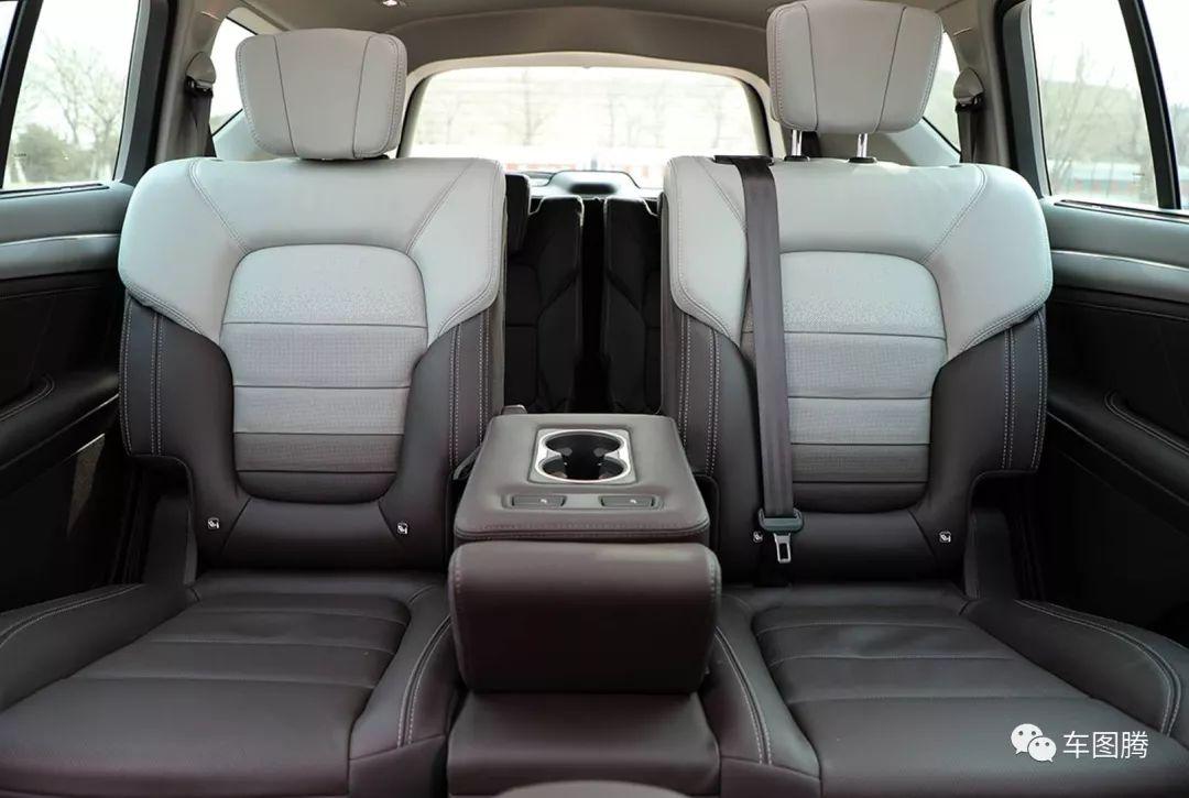 包括雷诺espace,还能秒变两座,让第二排的两位乘客拥有相对独立的空间