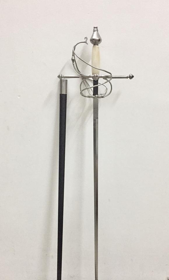 很多朋友一定对于刺剑,迅捷剑,小剑,花剑等等这些花里胡哨的名字分不