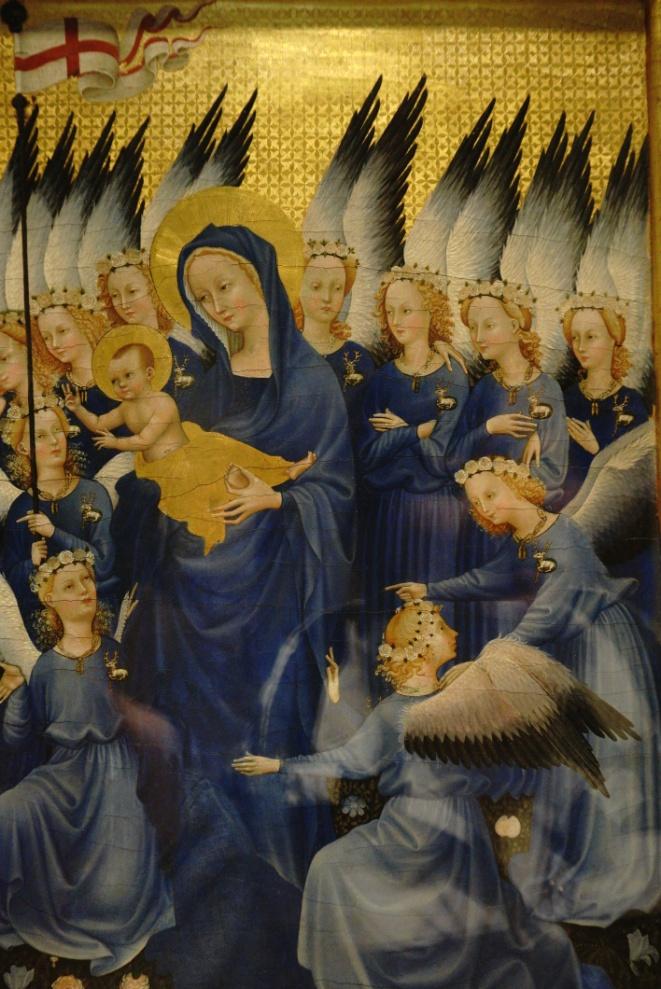 《the wilton diptych(威尔顿双联画)》,哥特式绘画的代表作之一,衣襟