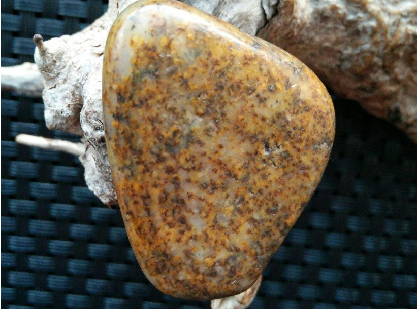 和田玉籽料中的虎皮籽料你了解吗
