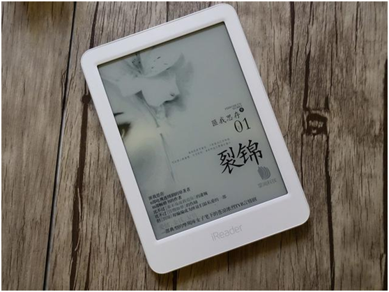 为了避免家族企业的破产,不得不依附于曾有宿怨的商界巨子易志维