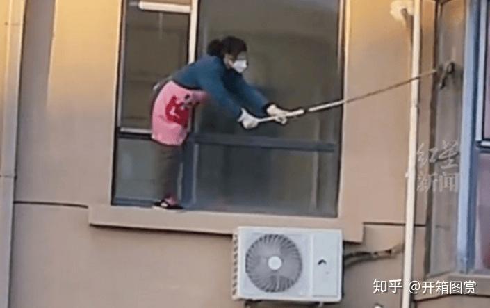 擦窗机器人哪款好?2026年家用擦玻璃器十大排名选购全攻略,各价位爆款盘点,拒绝水痕与坠落!