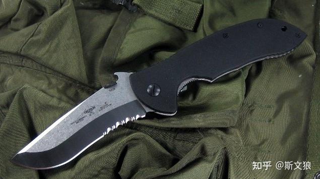 花样百出的折叠格斗刀设计