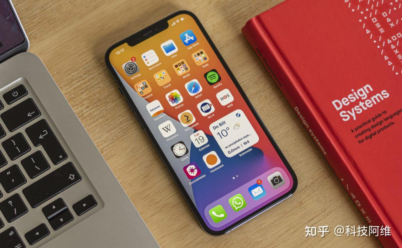 去年10月份发布的iphone12系列手机发布至今已经是过去了10个月,而在