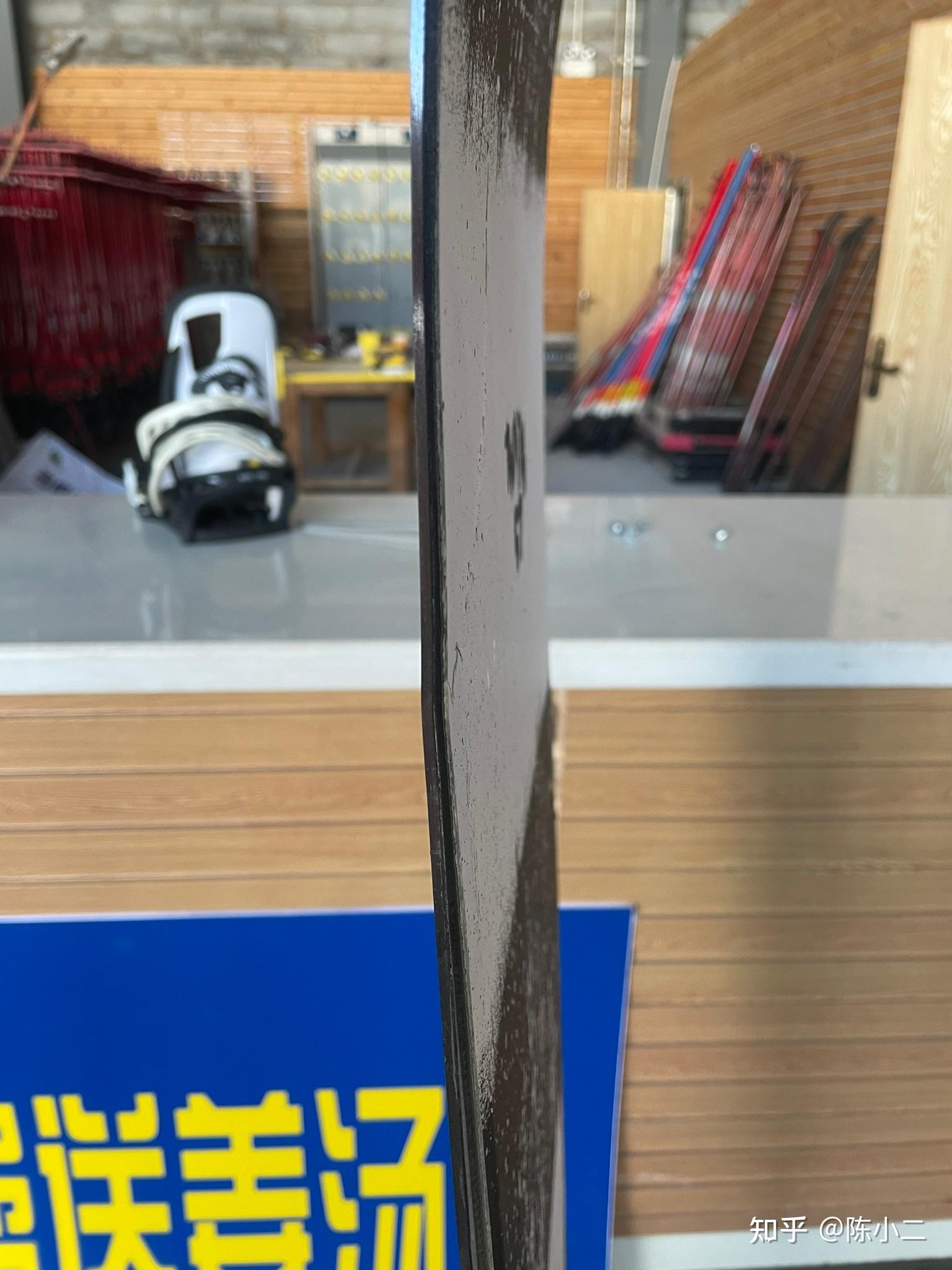 总共也就是滑了不到二十次,自己买的板子是ride的双向战猪,滑了十次