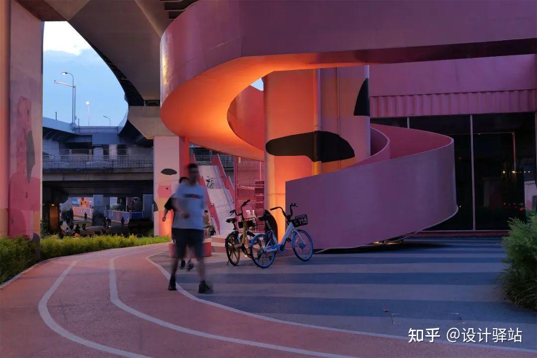 桥下空间这样设计,灰空间焕然一新! - 知乎