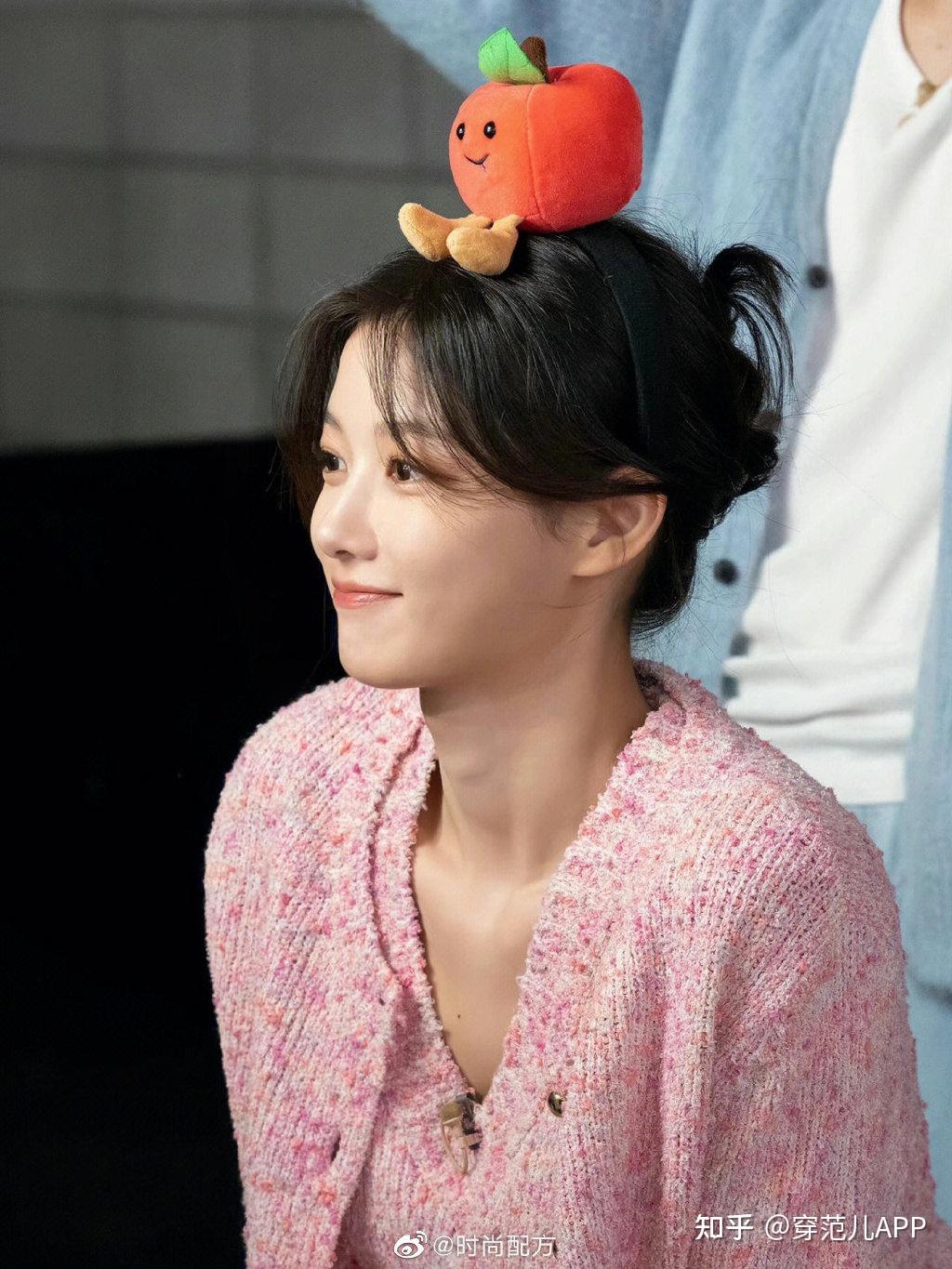 23岁粉紫色的金裕贞!泪痣五官笑起来好治愈 - 知乎