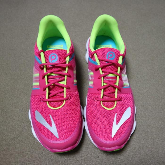 女,59千克,每天跑步5-7公里,正常足弓不外翻,预