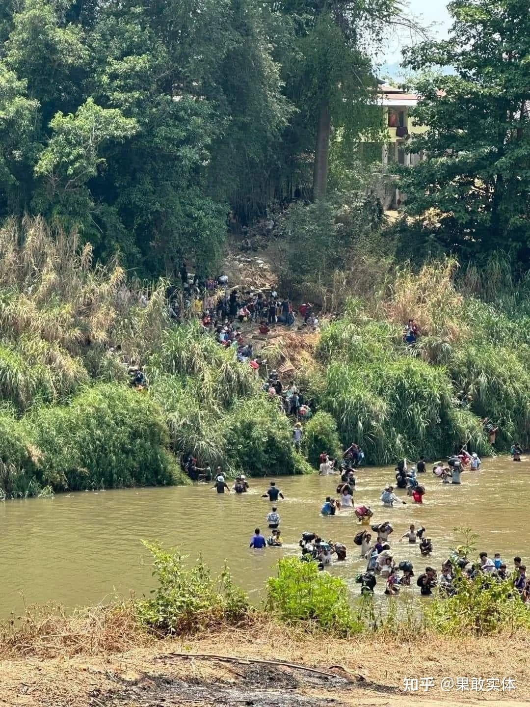 水沟谷图片