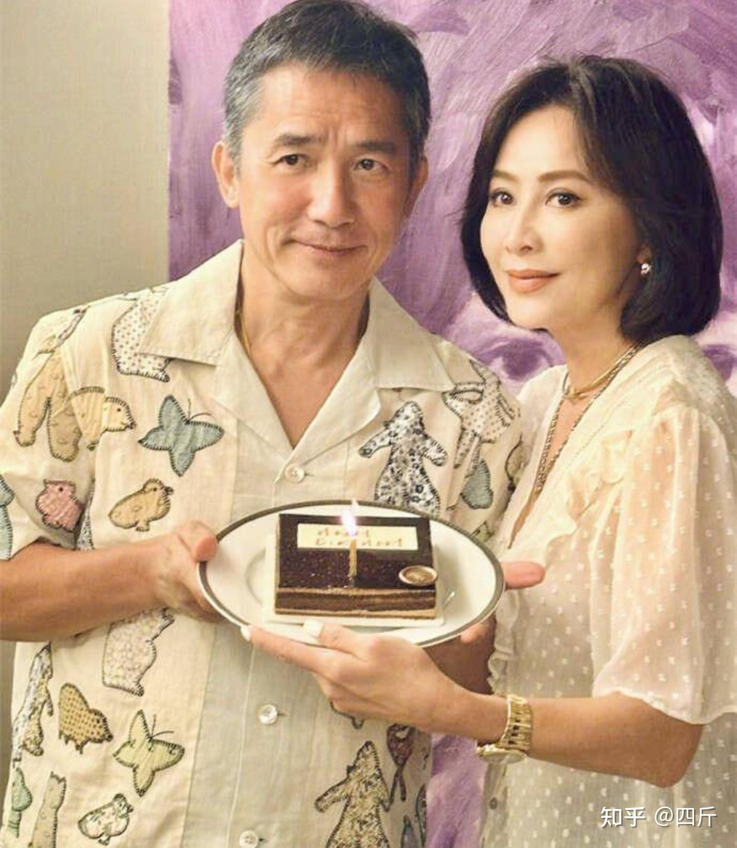 刘嘉玲闺蜜为梁朝伟庆生惹争议亲吻动作过于亲密抬腿缠绕身体