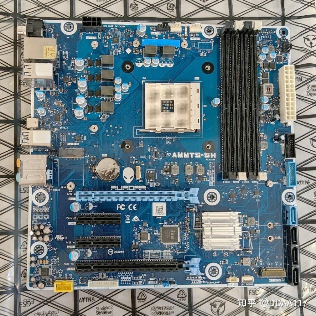 一般包含白色外观aurora机箱,自带b550a芯片组原装主板,外星人定制120