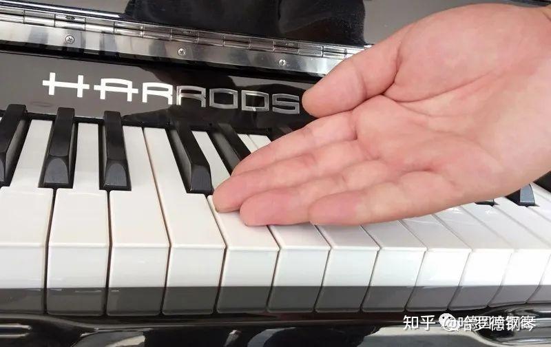 钢琴刮奏要怎么弹?应该如何练好刮奏?