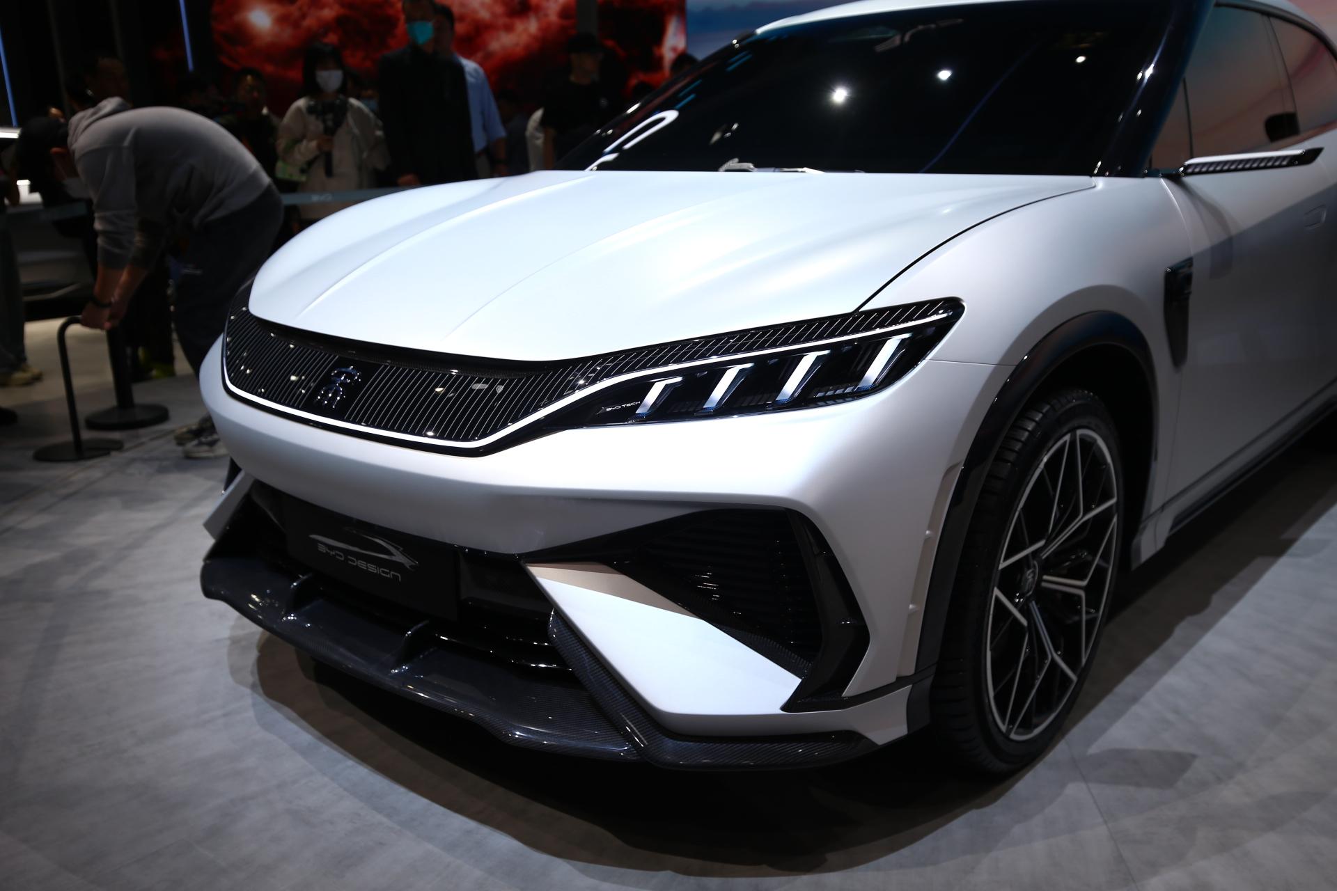 比亚迪宋l正式亮相可能是最狂野的王朝车型