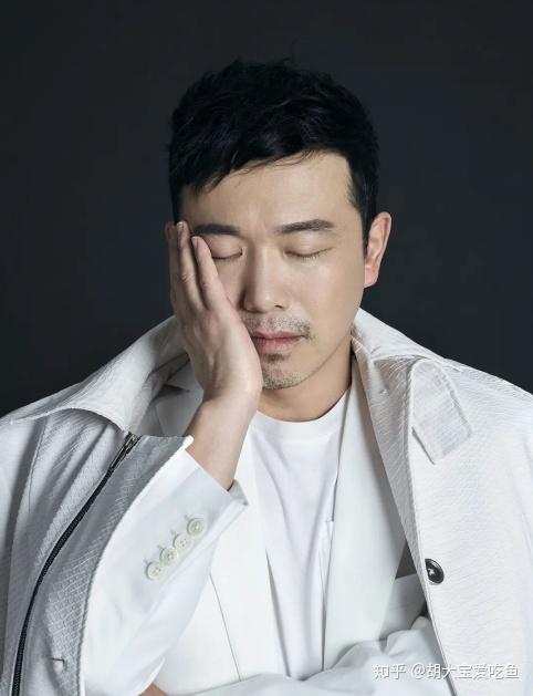 好想告诉你糟糕我发现自己已经不知不觉爱上你了