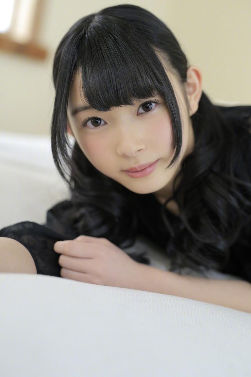 柿崎芽実写真集