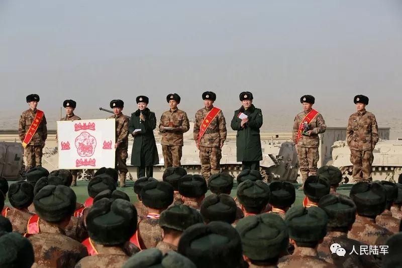 一个团1年5人一等功