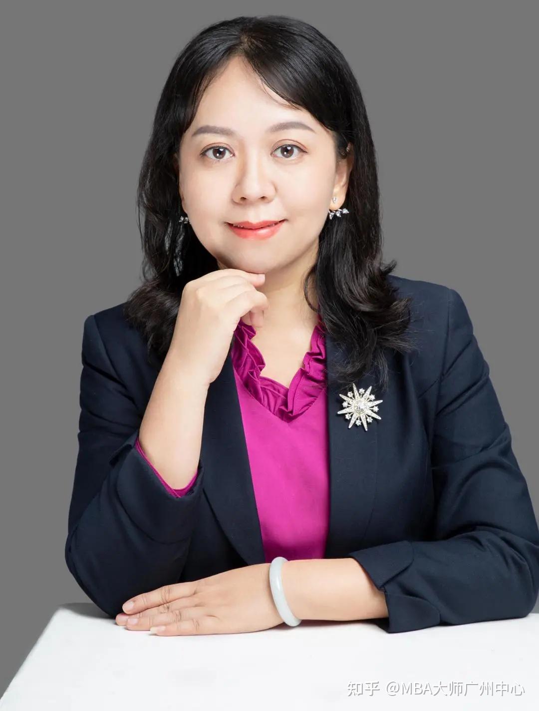 颜海娜一,课程定位本课程定位为公共管理学科的专业必修课,向mpa学生