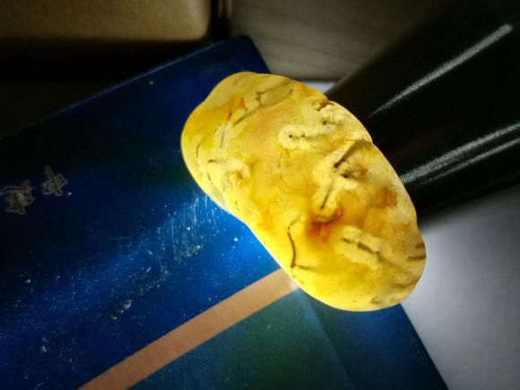 第一次听说虫玛瑙玛瑙中的虫子是如何进去的