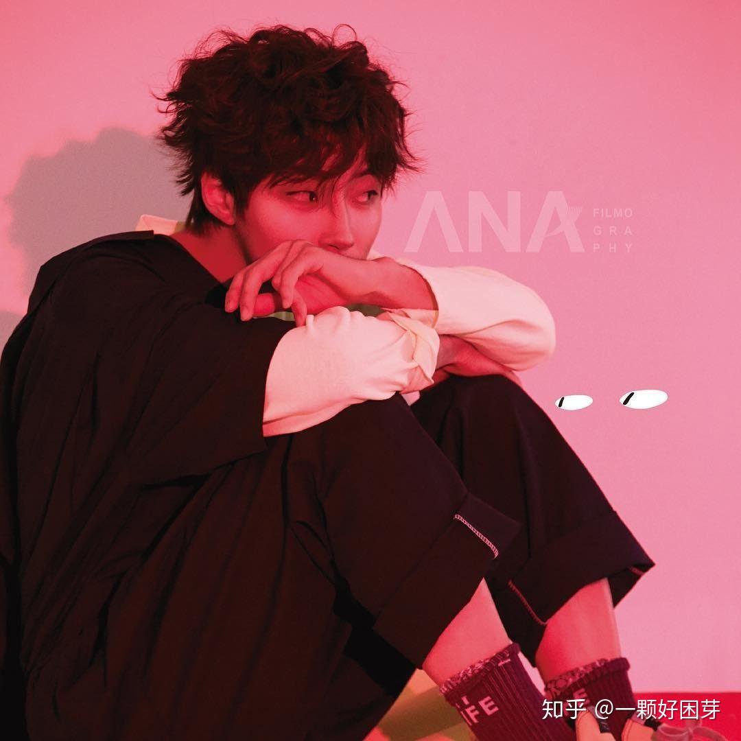 求黄寅烨壁纸啊啊啊啊这个校霸太帅了啊啊啊