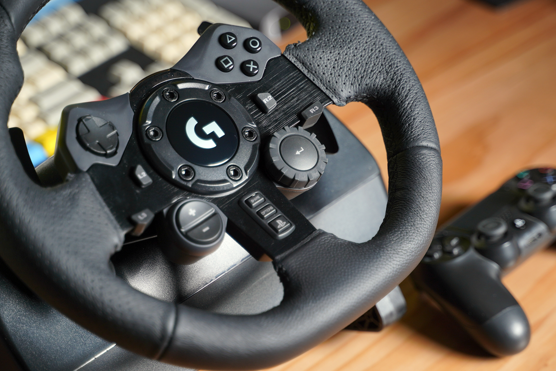 4000元不到体验百万豪车罗技g923方向盘体验测评