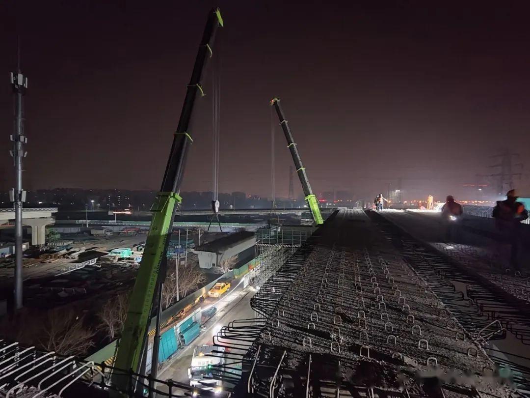 北清路快速化改造项目完成南半幅"首吊"