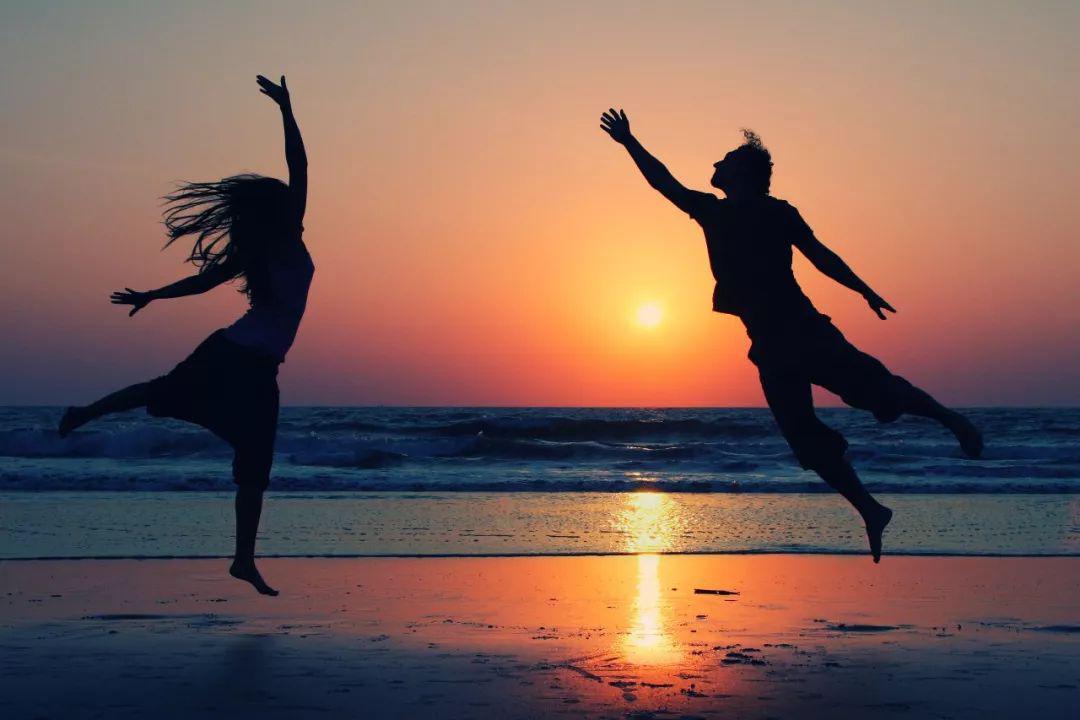 9举止是修养的外露,喜欢卖弄的人大都轻浮.