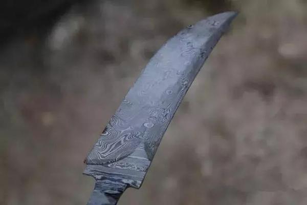 老鼠尾焊接需要坦诚相见刀在装柄之前是什么样儿的