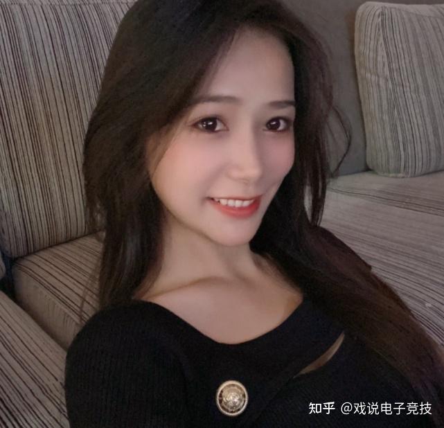 表妹李kk湿身诱惑惹眼，意外发现近亲？小雪吖与她非常神似 知乎 6469