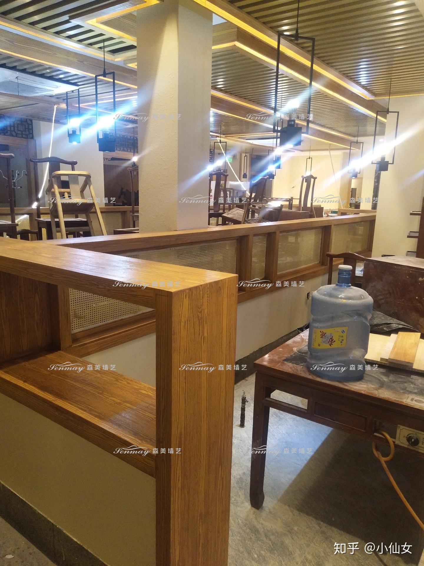 【餐饮店方管做仿木纹漆】商场内店铺装修可以使用的漆——木纹漆 - 知乎