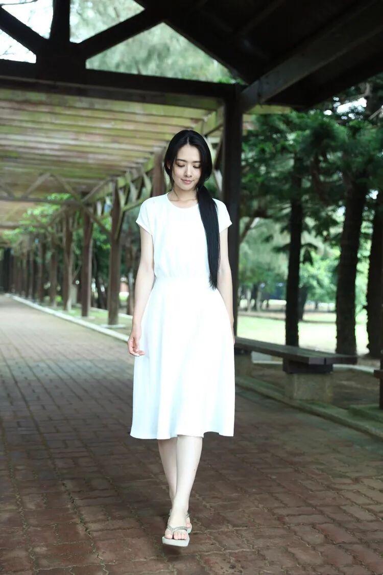 郭碧婷娱乐圈第一大脚女明星