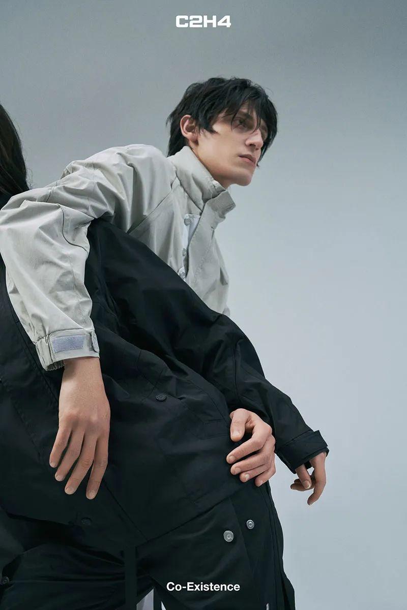 这也和陈以溪本人的经历有关,17岁到美国南加州大学留学,学习电影戏剧