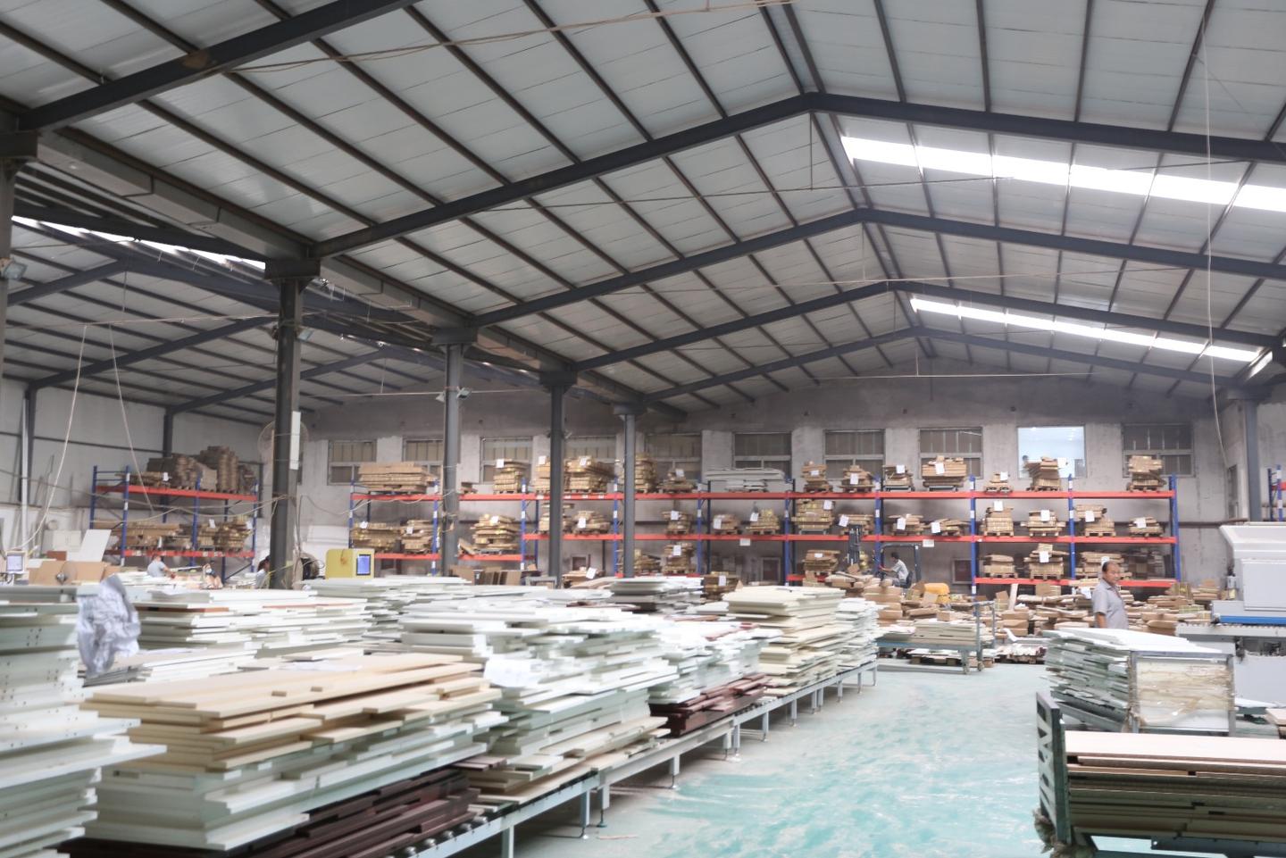 一起来参观板材加工厂你家衣柜橱柜就是这样造出来的