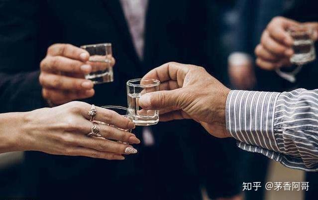 学会这些敬酒技巧,官场之路一路高升! - 知乎