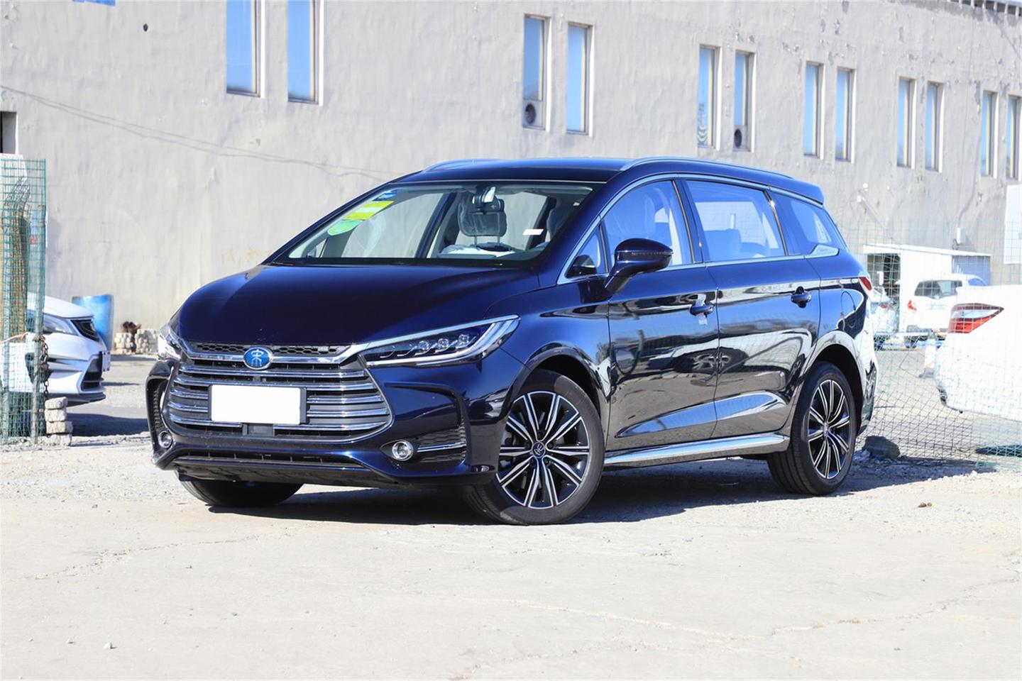 "推荐四款插混mpv "免牌照,大空间 其中还有一款是原装进口