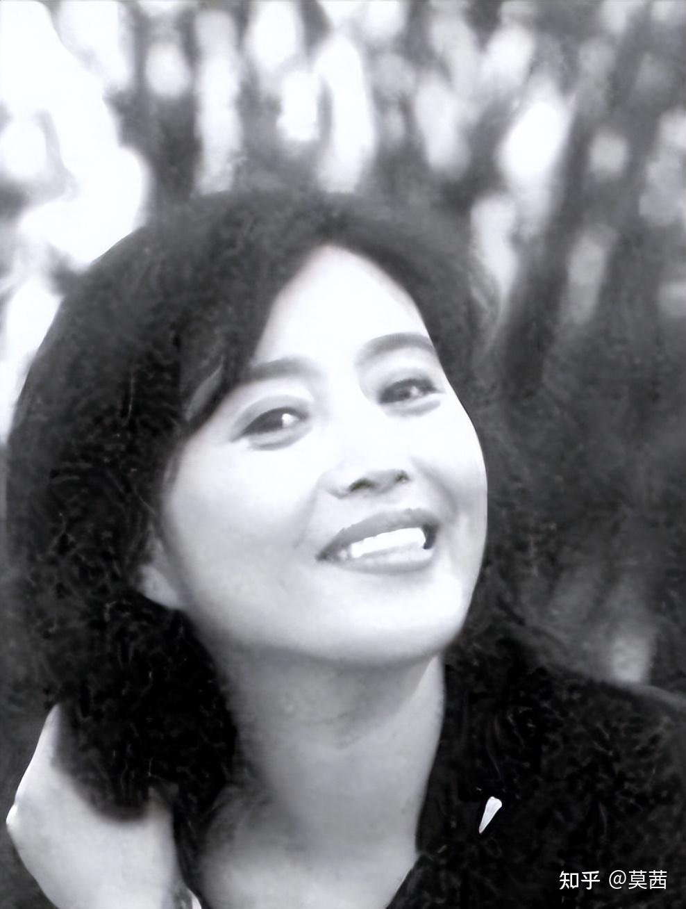 二,丁嘉丽:最初的恋情萌芽