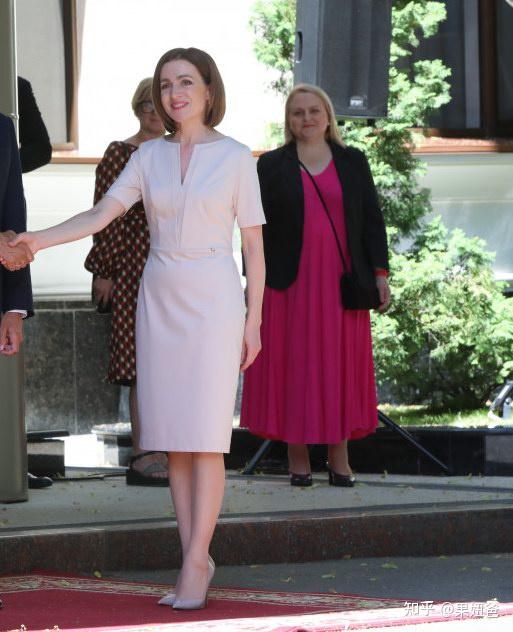 摩尔多瓦女总统玛雅桑杜sandu访问乌克兰暴力和破坏程度让人无以言表