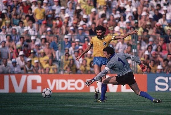 意大利也成为继巴西后,第二个获得三次世界杯冠军头衔的国家