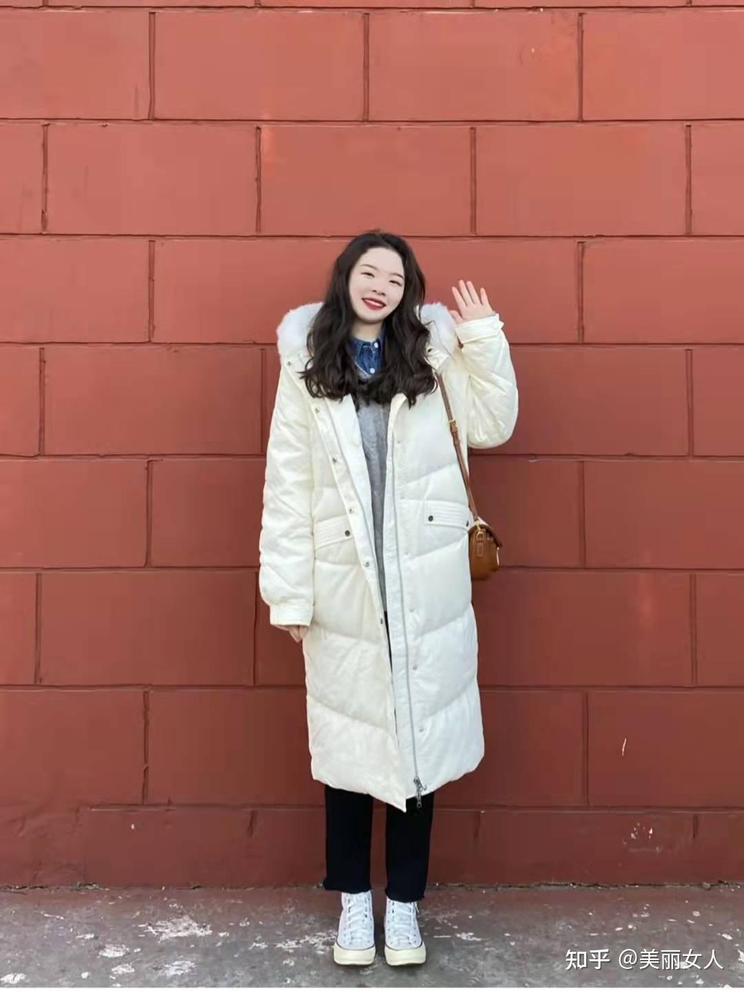 白色长款羽绒服搭配什么颜色裤子好看 - 知乎