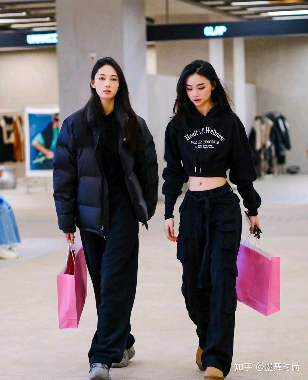 成都秋冬街拍辣妹子的穿搭太养眼那种松弛感很时髦