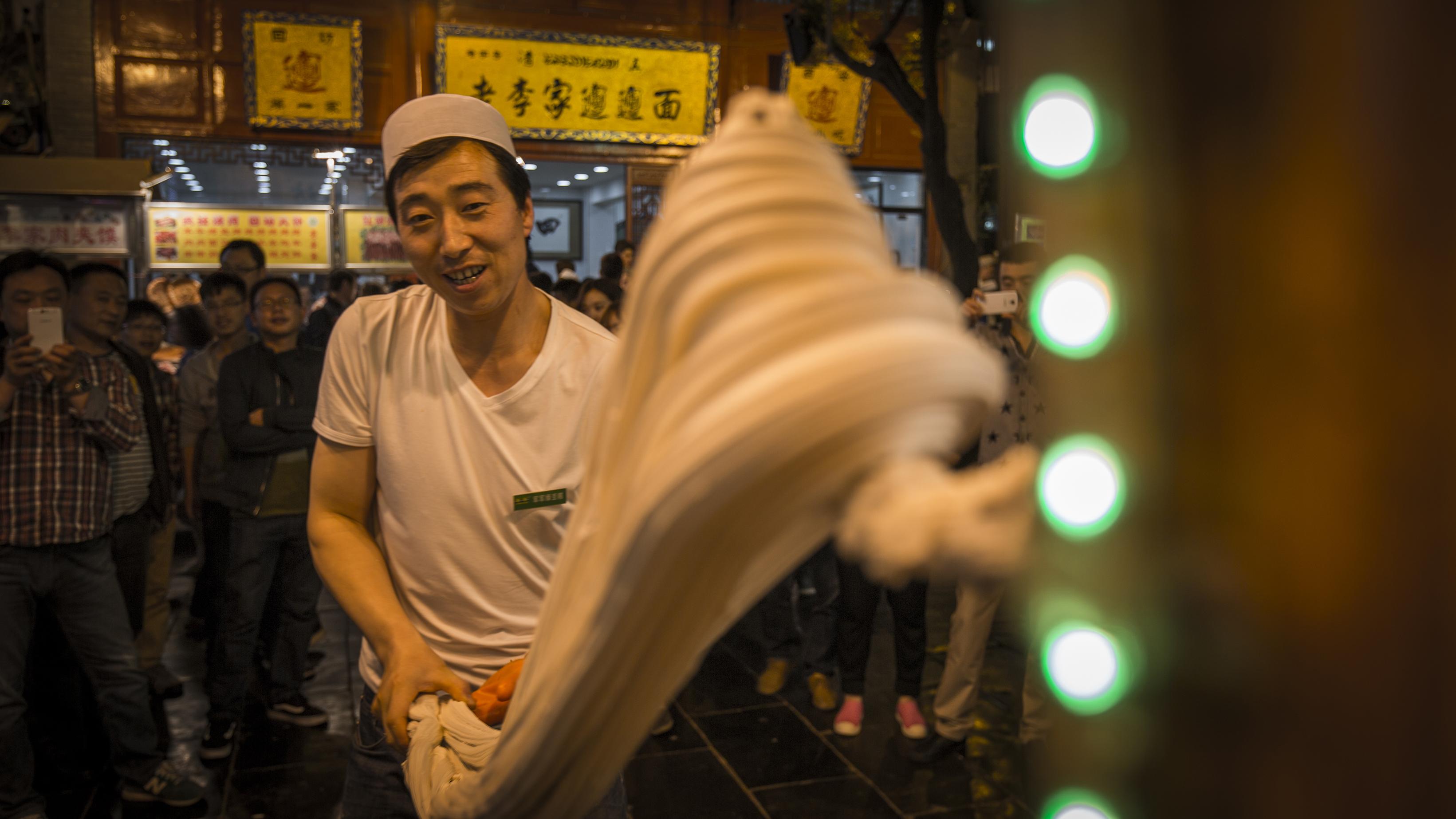 点亮夜经济正定夜市“火出圈”