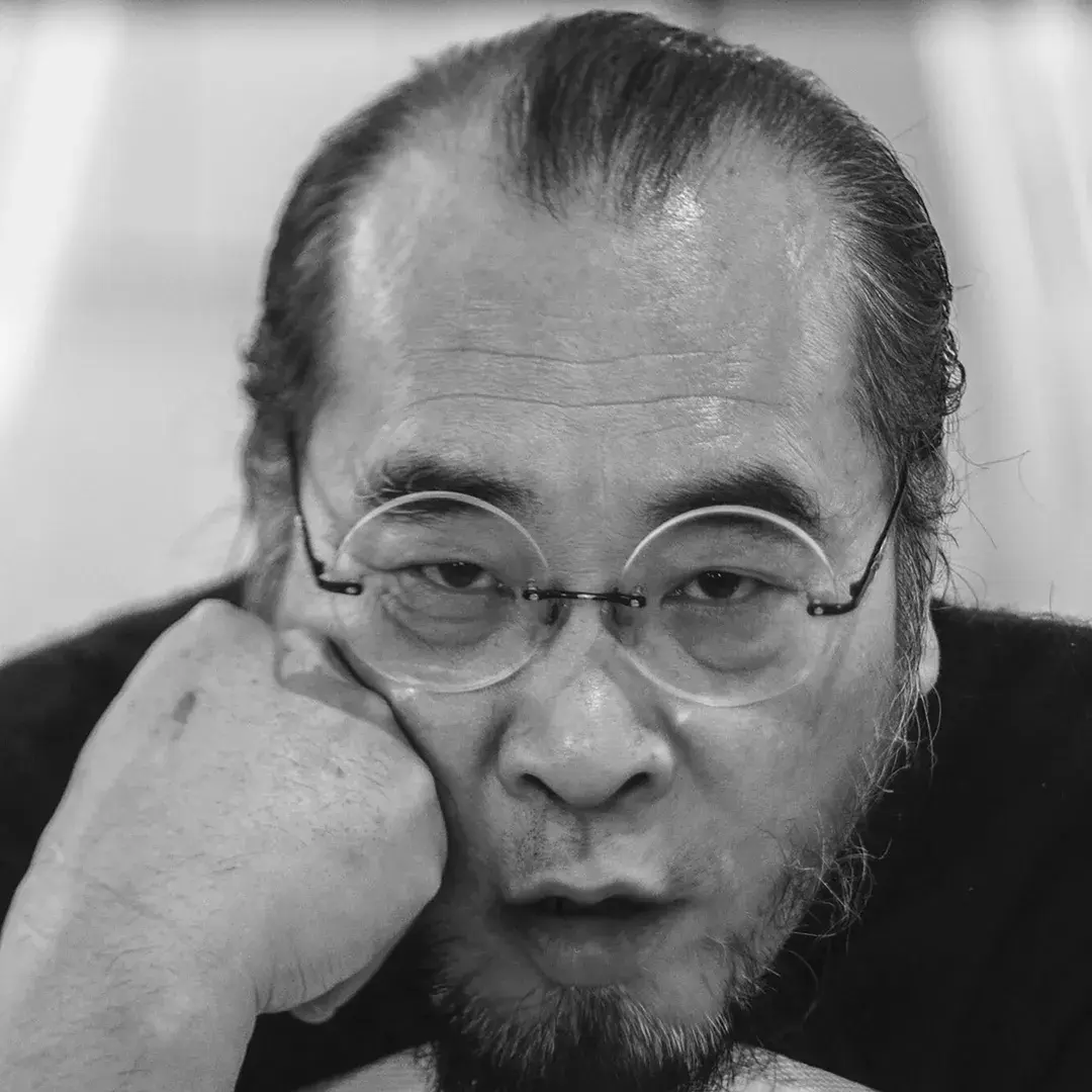 金锋是中国当代艺术中具有代表性的艺术家,他的作品大都从社会问题