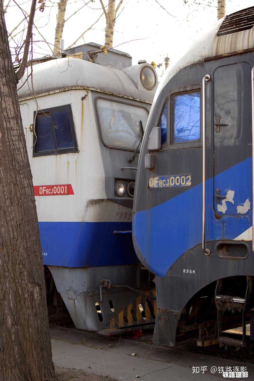 第一台df8cj还沿用df8b的老外观,0002和0003就采用了新的外观.