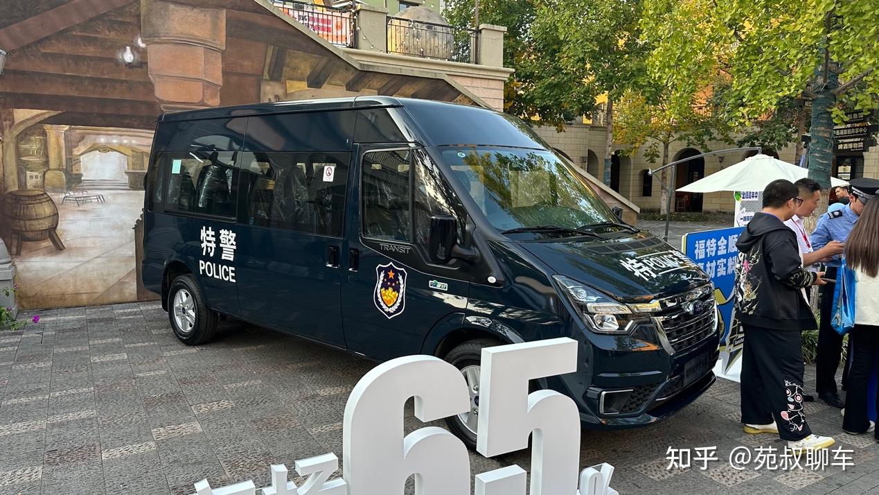 售价1538万元起江铃福特全顺t8正式上市